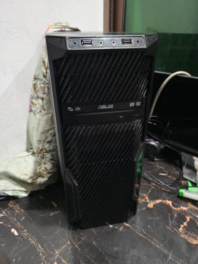 Asus i3 4th gen with new tower casing 10/10 condition
