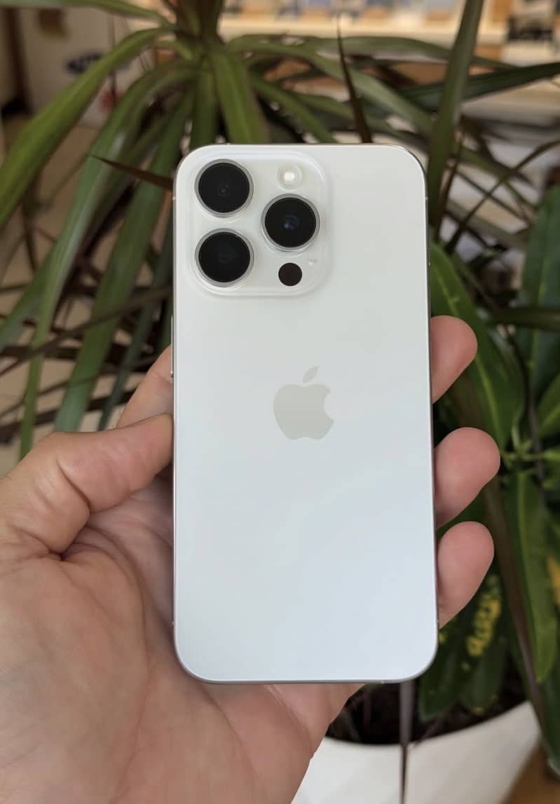 Apple iPhone 15 Pro 0