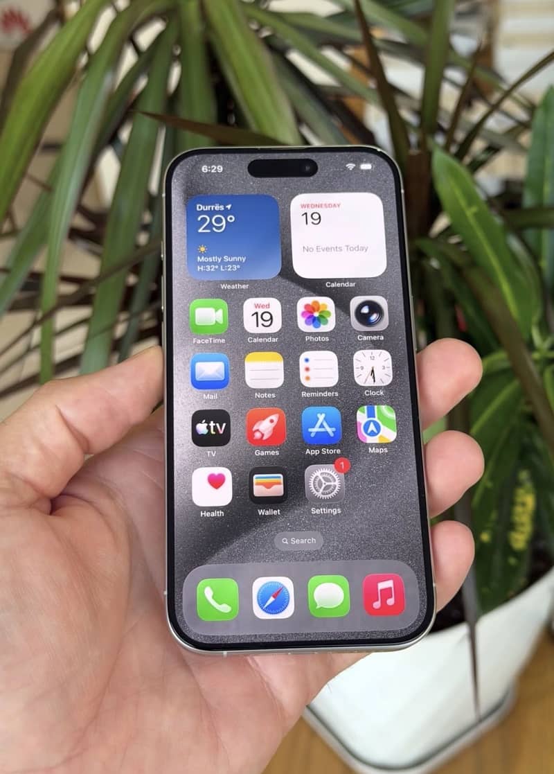 Apple iPhone 15 Pro 1