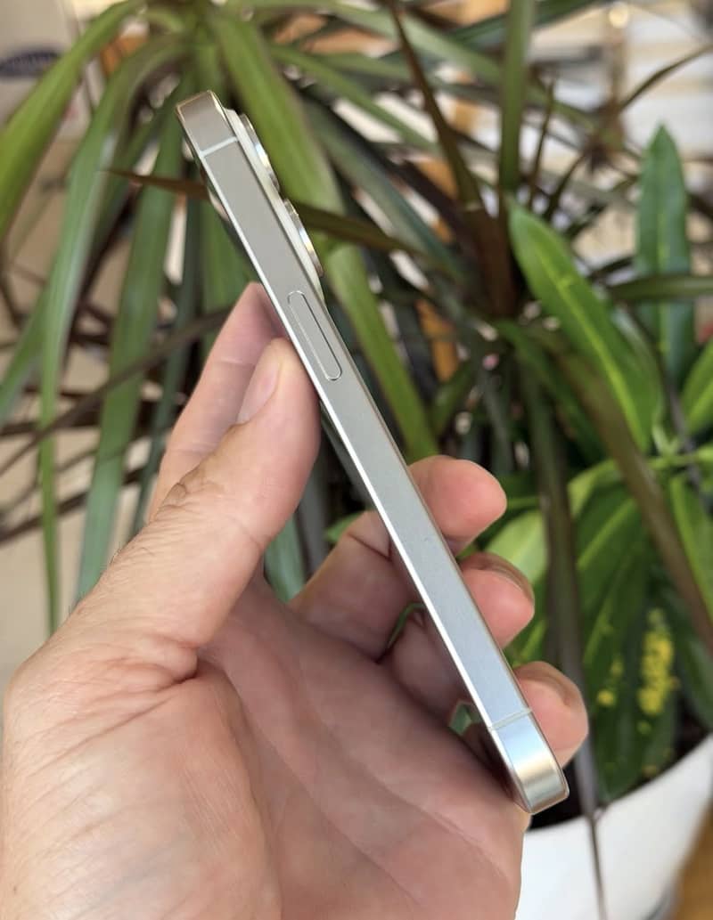 Apple iPhone 15 Pro 7