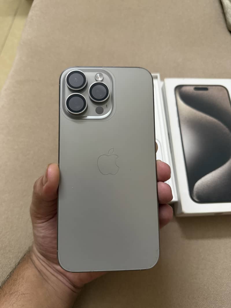 Apple iPhone 15 Pro Max 2