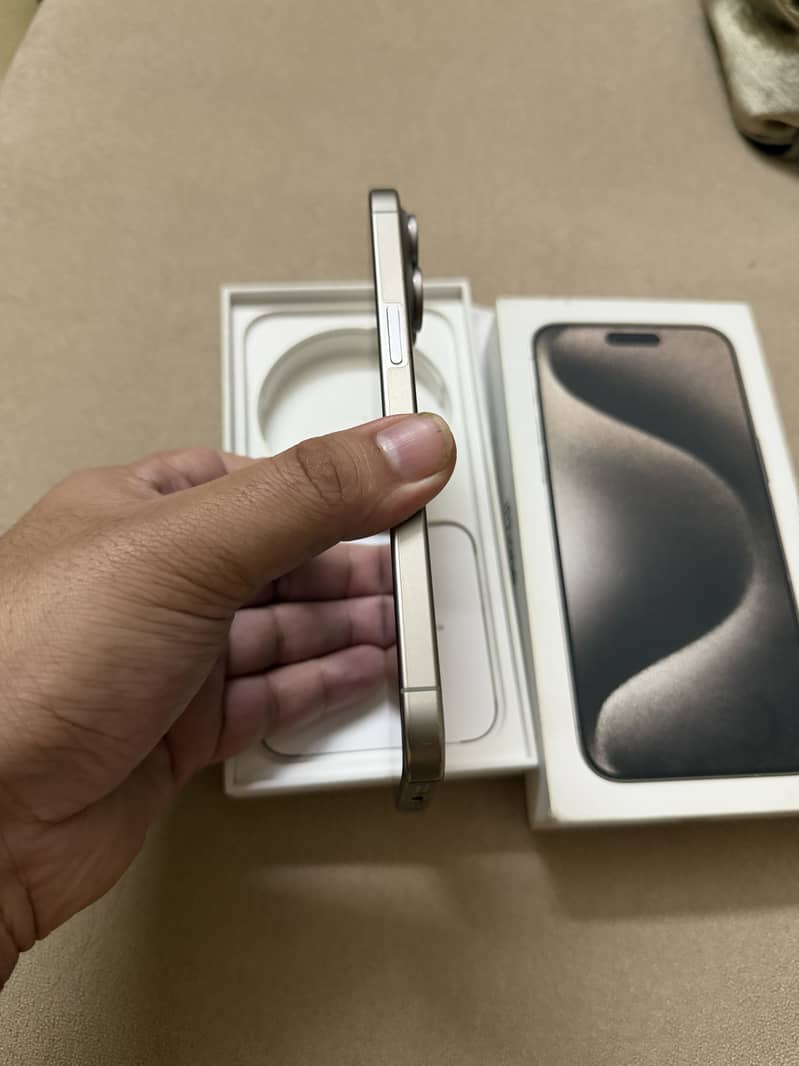 Apple iPhone 15 Pro Max 3