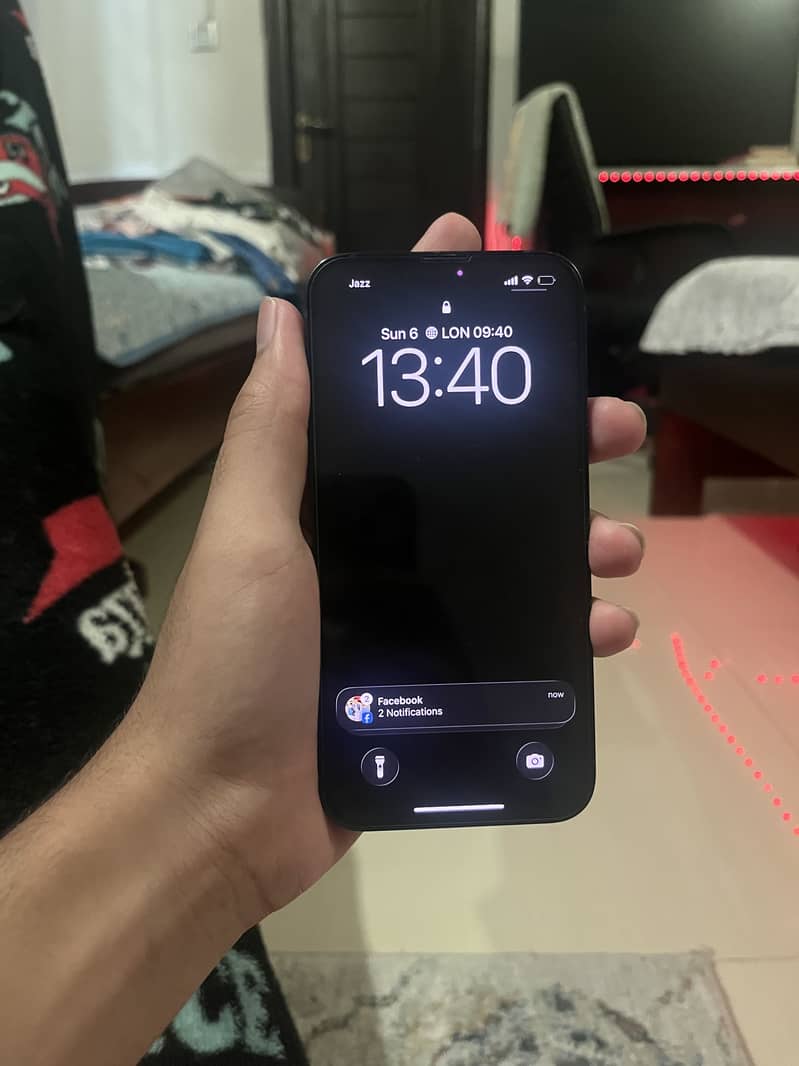 Apple iPhone 13 1
