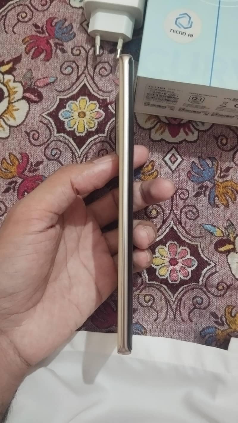 Tecno CAMON 30S 5