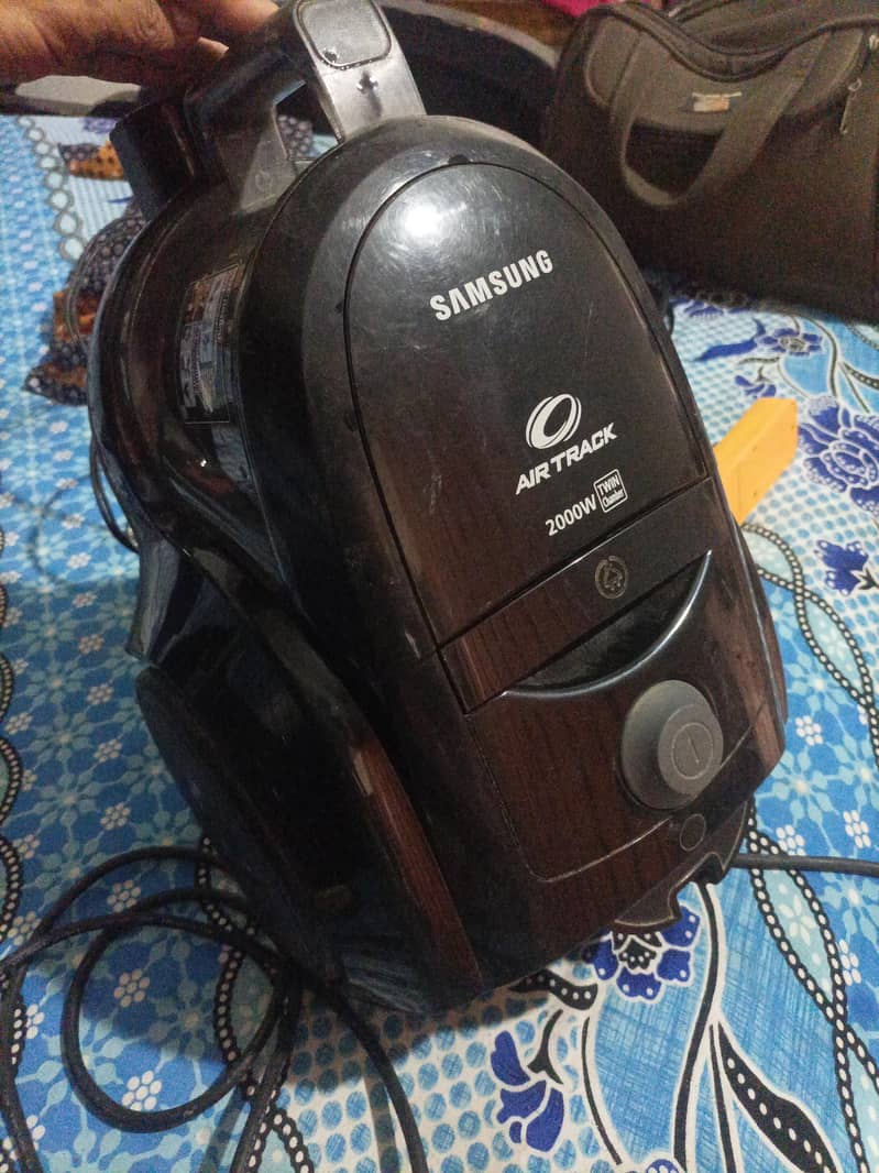 vacuum cleaner 0