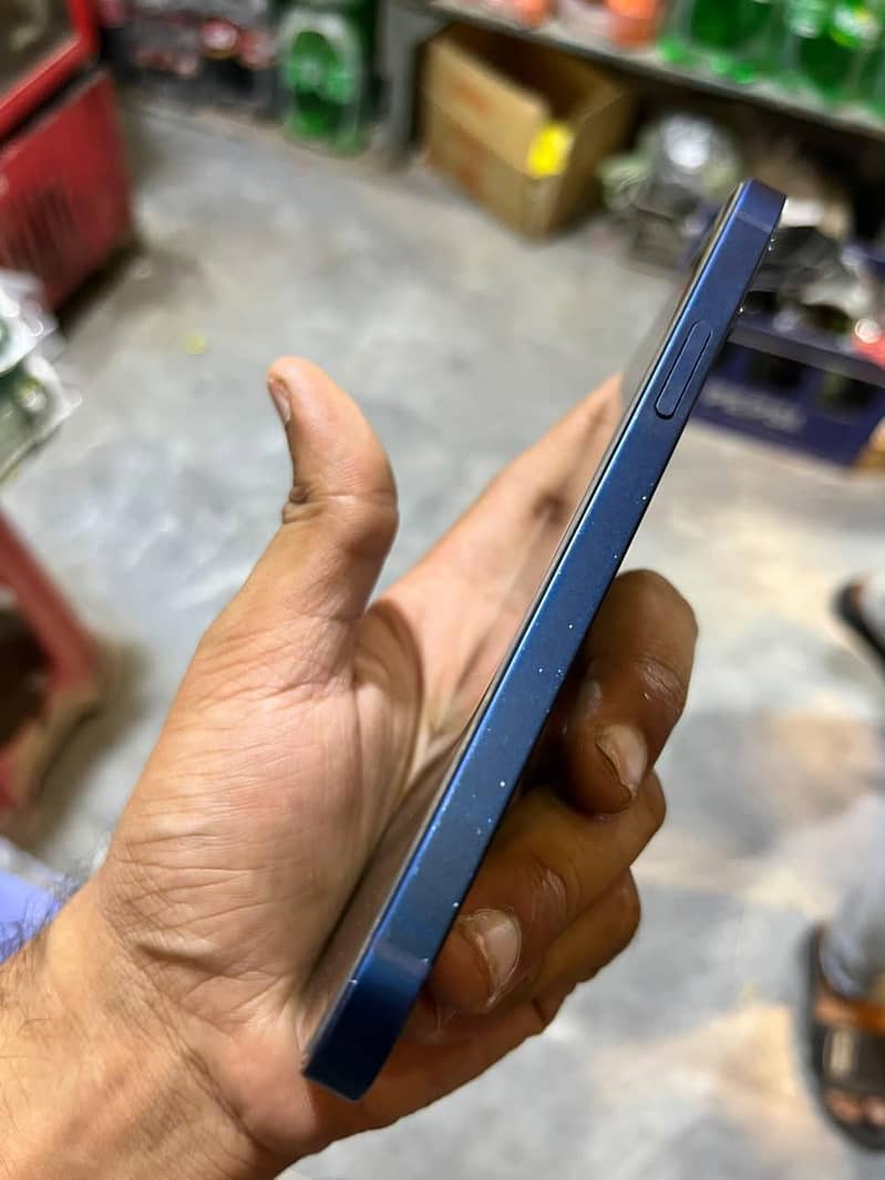 iPhone 12 2