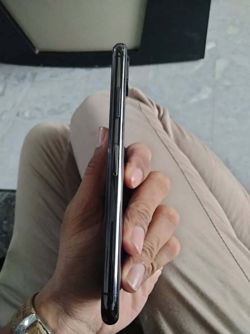 Apple iPhone X 2