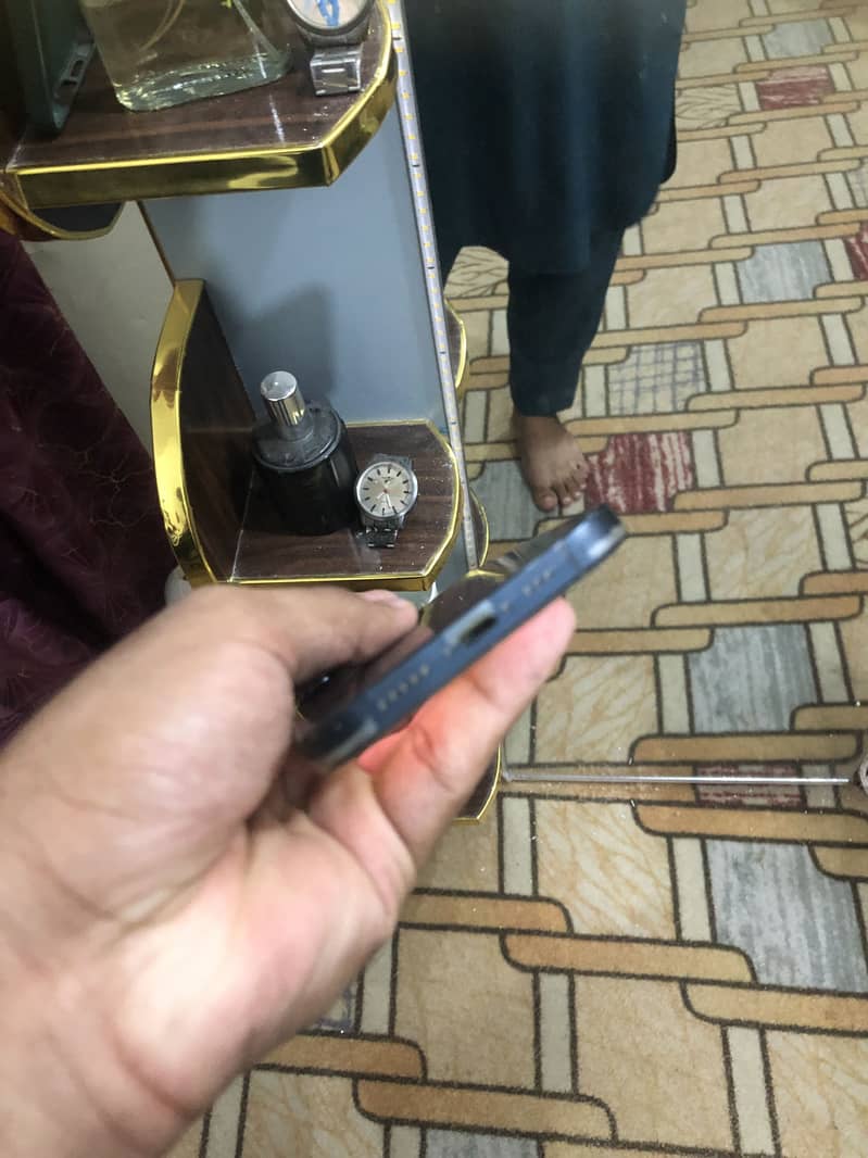 Apple iPhone 13 3