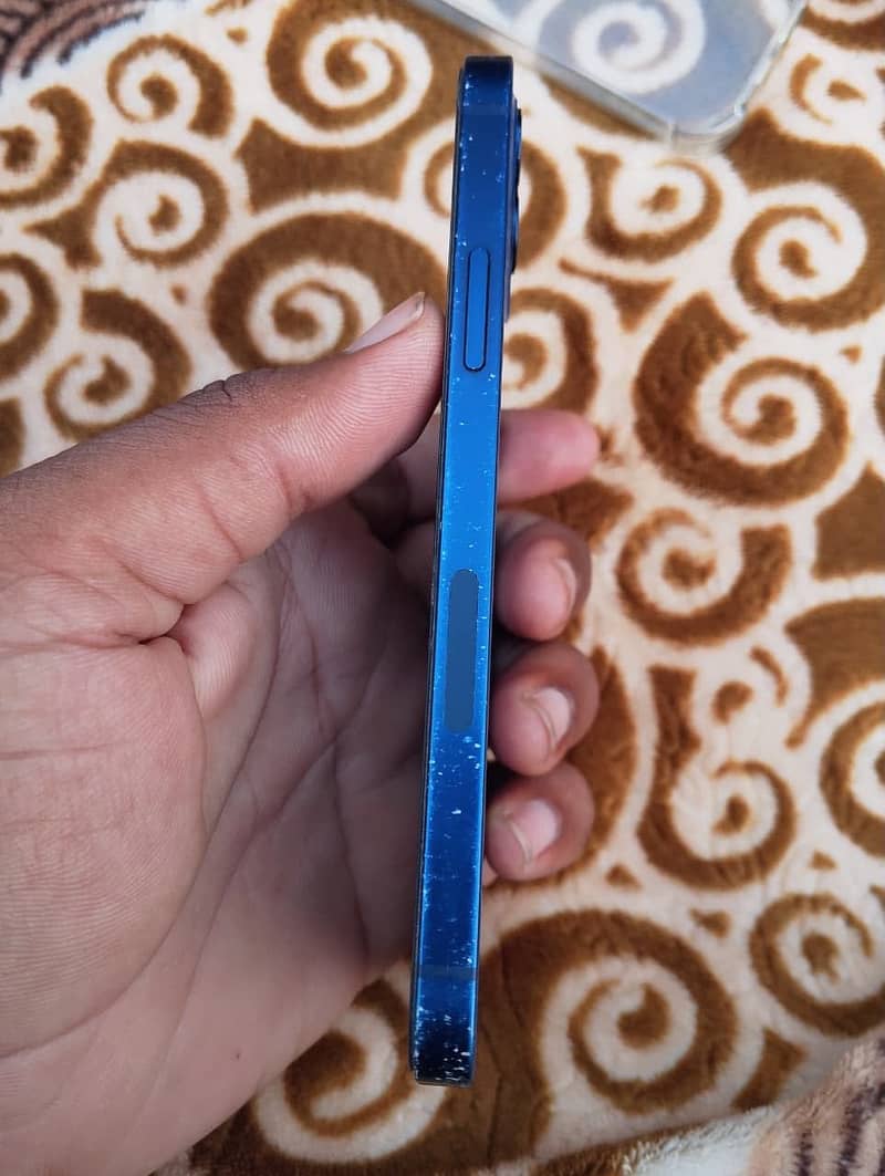 Apple iPhone 12 3
