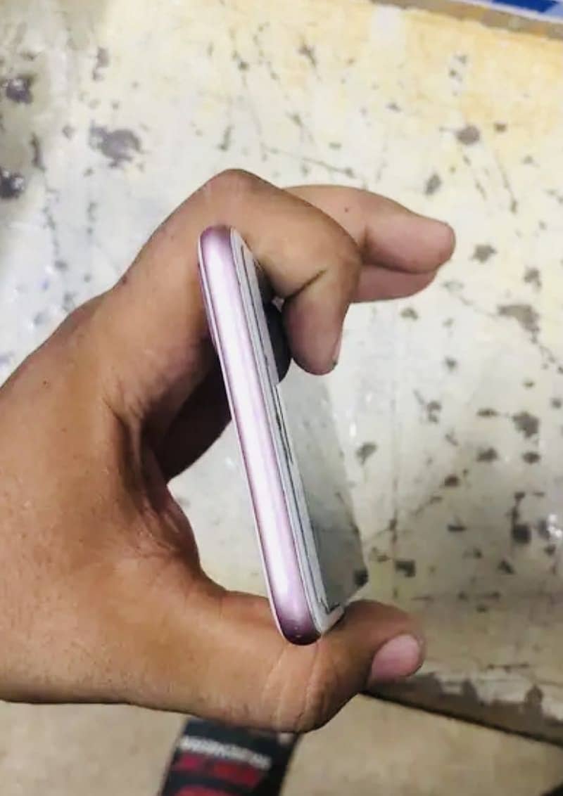 Apple iPhone 7 Plus 2