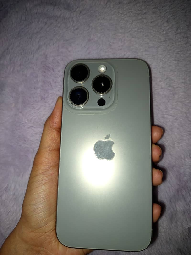 Apple iPhone 15 Pro 1