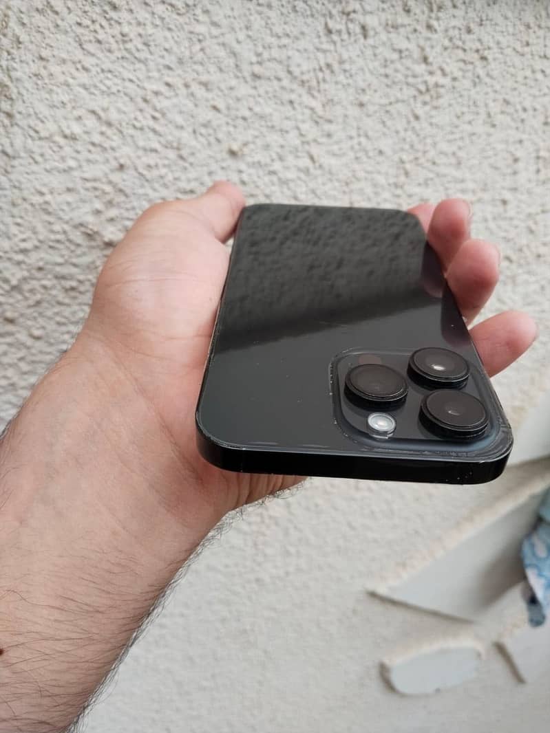 Apple iPhone 14 Pro Max 1