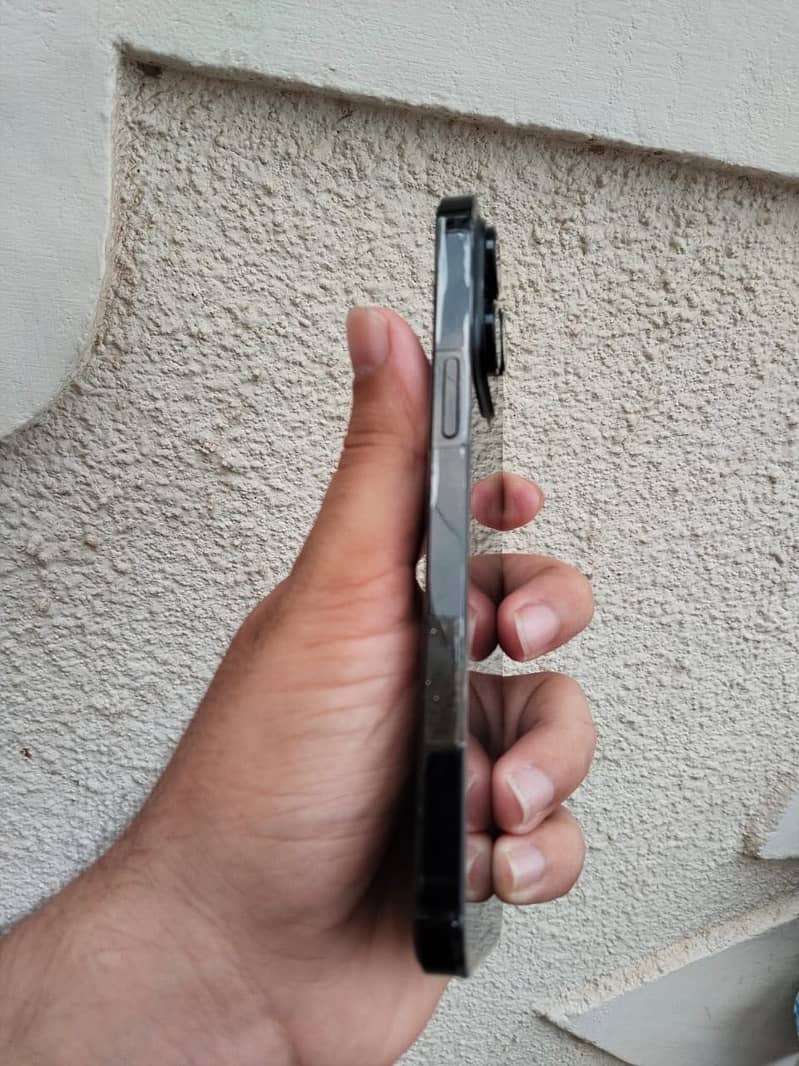 Apple iPhone 14 Pro Max 4