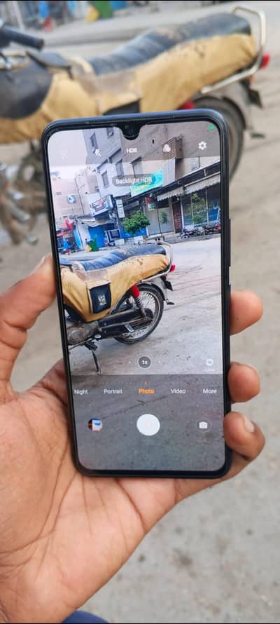 Vivo V21