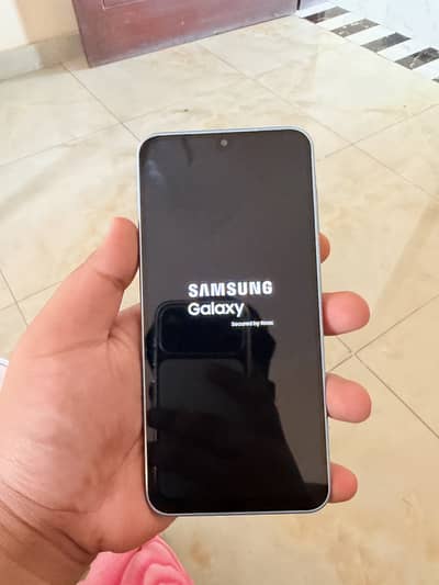 Samsung Galaxy A17 128gb only box opened