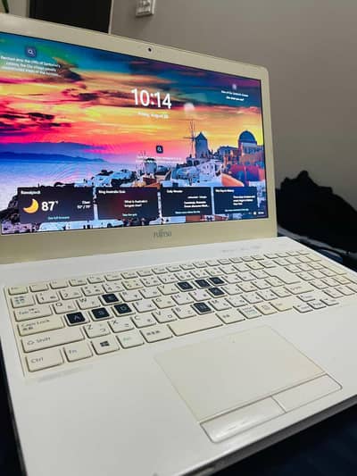 FUJITSU IMPORTED LAPTOP WITH CHARGER