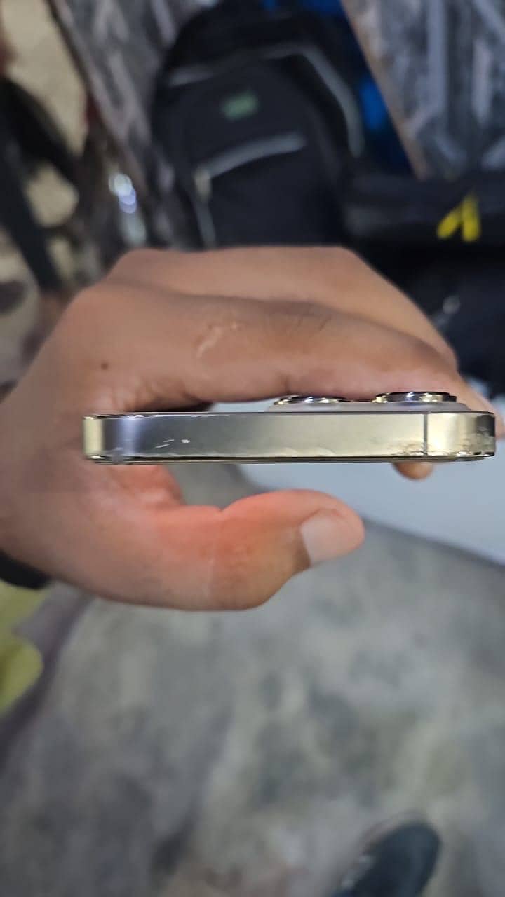 Apple iPhone 13 Pro 3