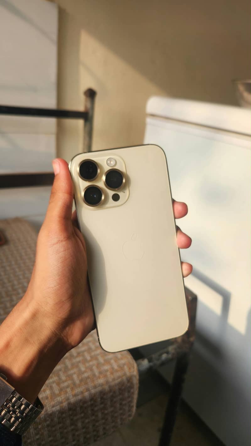 Apple iPhone 14 Pro Max 4