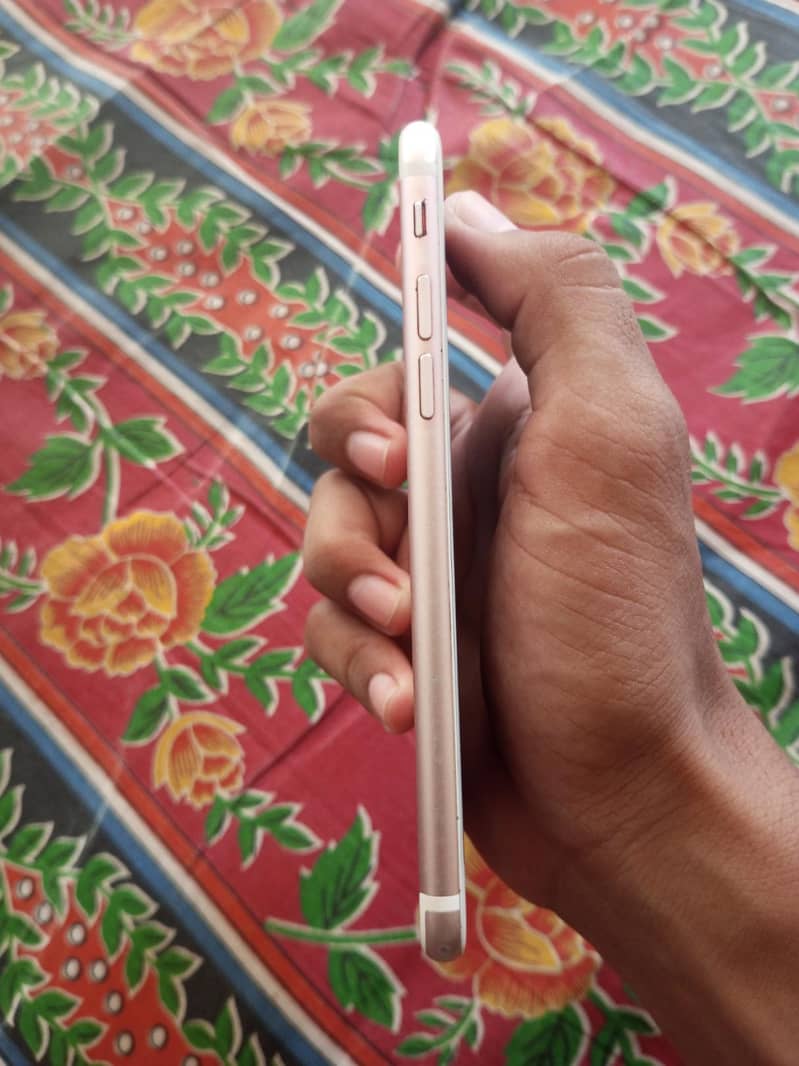 Apple iPhone 7 5
