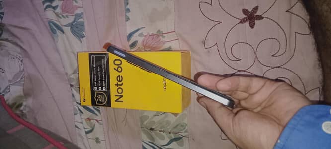Realme Note 60