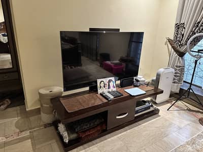 Heavens Furniture TV Console with Integrated TV Mount