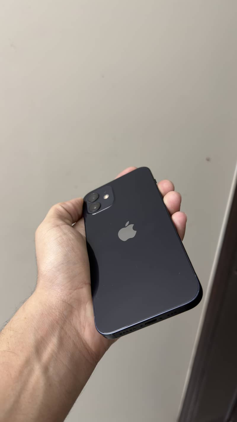 Apple iPhone 12 3