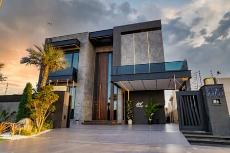 SYED BROTHERS PROUDLY OFFERS: 4 Kanal 140 Sq. Ft. Luxury House For Sale Gulberg Block C, Zahoor Elahi Road | 9 Bedrooms | Huge Car Parking | Prime Location