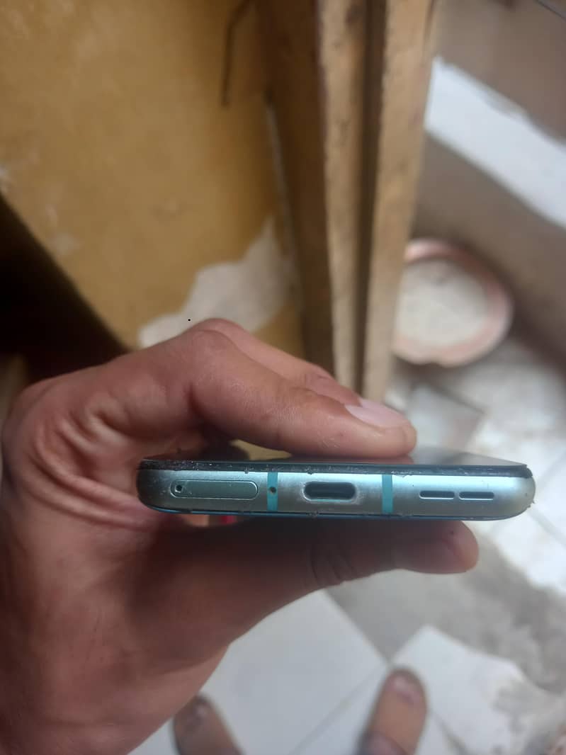 One Plus 8T 4