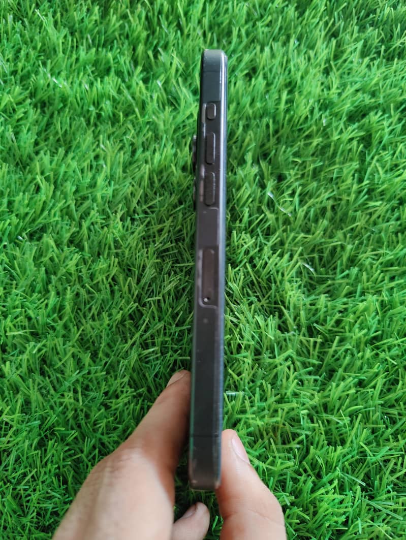 iphone 15 pro 2
