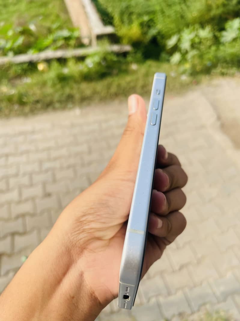 Apple iPhone 15 3