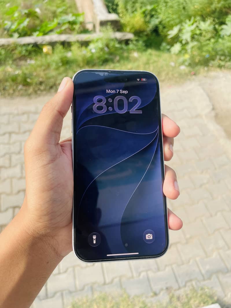 Apple iPhone 15 6