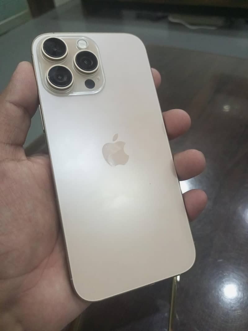 Apple iPhone 16 Pro Max 0