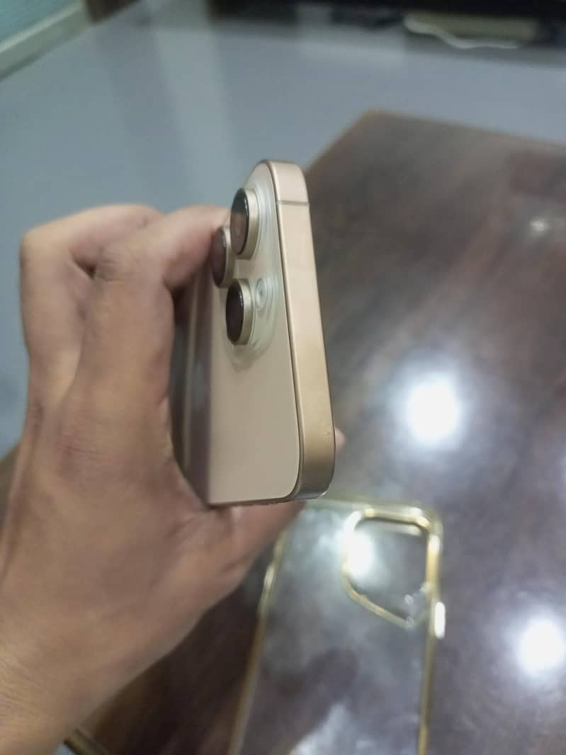 Apple iPhone 16 Pro Max 5