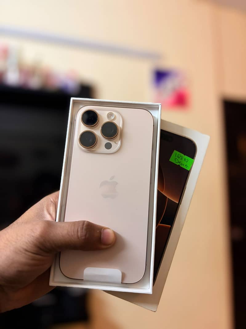 Apple iPhone 16 Pro 0