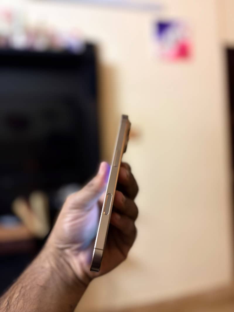 Apple iPhone 16 Pro 5
