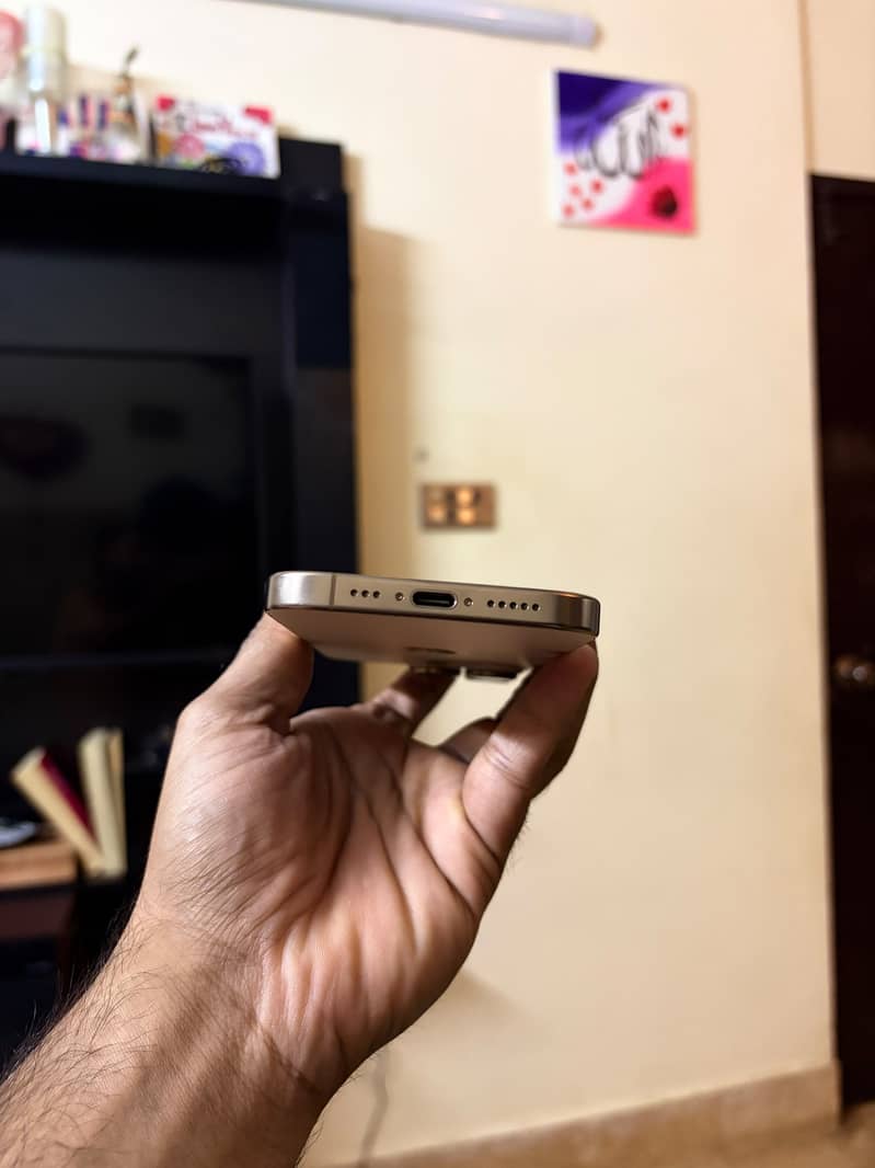 Apple iPhone 16 Pro 6
