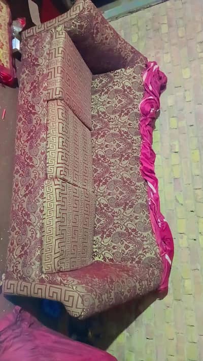 sofa for sell