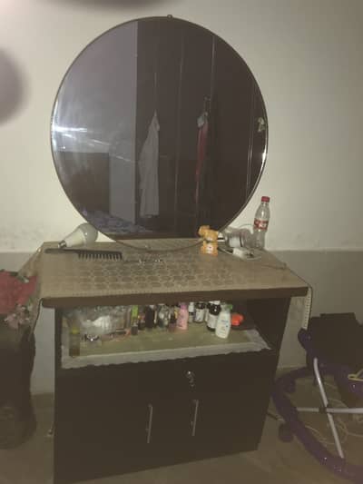 Rack and raond mirror urgent sale