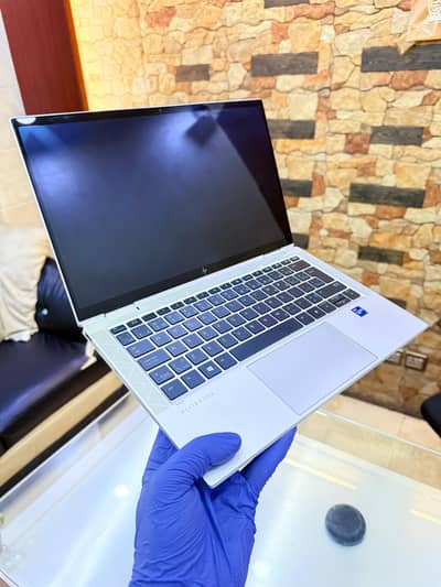 Hp Elitebook 1040 G5  core i5 11 gen 16/256  laptop