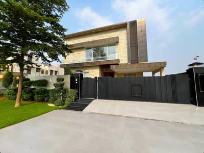 PRISTINE 10 MARLA 4 BEDROOM RESIDENTIAL HOUSE FOR SALE IN BLOCK Y DHA PHASE 7