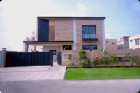 PREMIER 1 KANAL 5 BEDROOM HOUSE FOR SALE LOCATED IN BLOCK Y DHA PHASE 7 PRESTIGIOUS NEIGHBORHOOD