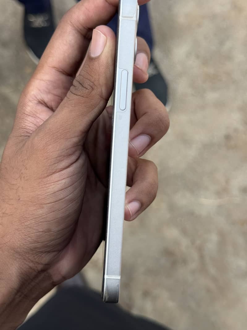 Apple iPhone 12 2