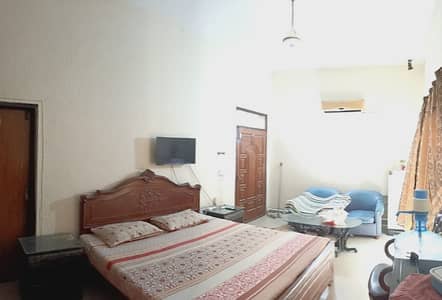Fully Furnished Anancy For Rent.   Cavalry Ground Extension. Singal Boy Job Holder. And 1 Person Female.