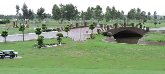 Facing Park 10 Marla Plot for Sale in D Block, Central Park Lahore