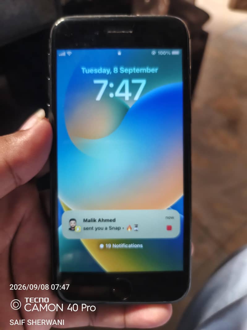 Apple iPhone 8 3
