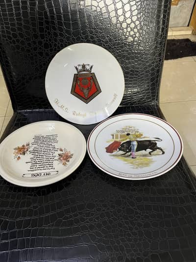 Threes Souvenir Rare plate 2000 rupees each for sell details below