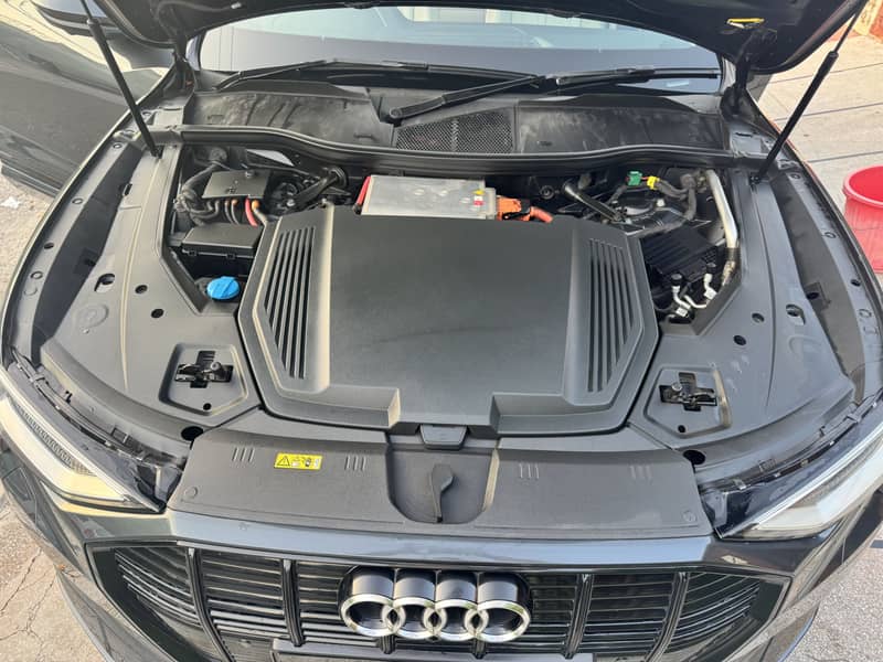 Audi E-Tron 2020 3