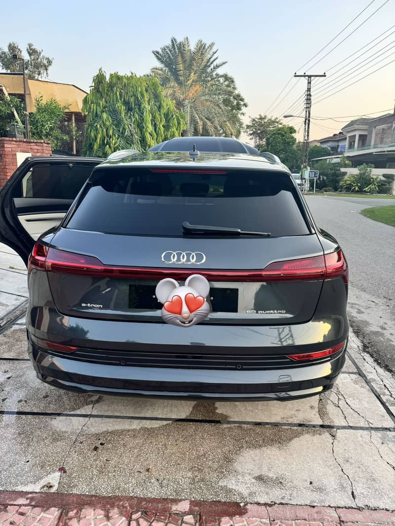 Audi E-Tron 2020 5