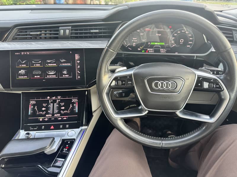 Audi E-Tron 2020 16