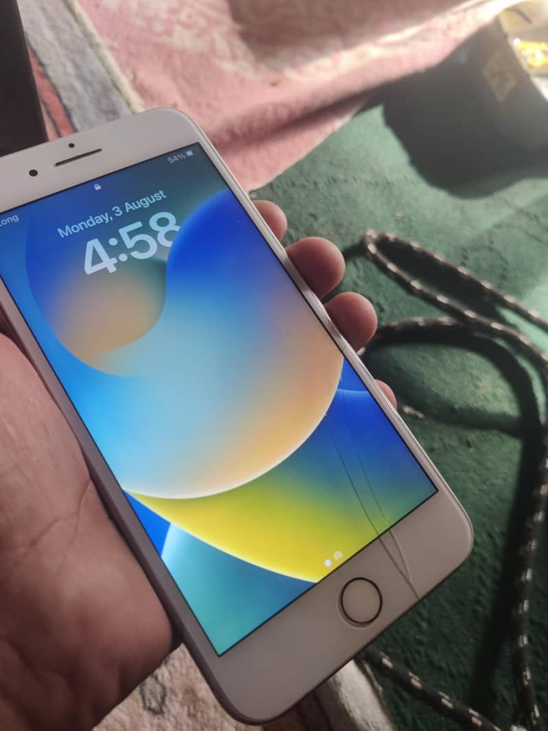 Apple iPhone 8 Plus 2